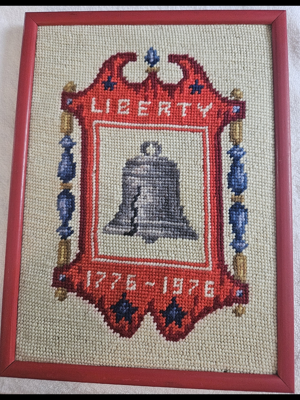 Authentic Vintage Liberty Bell Needlepoint Wall Art - Red, Blue, Gold 1776-1976 - Picture 4 of 5